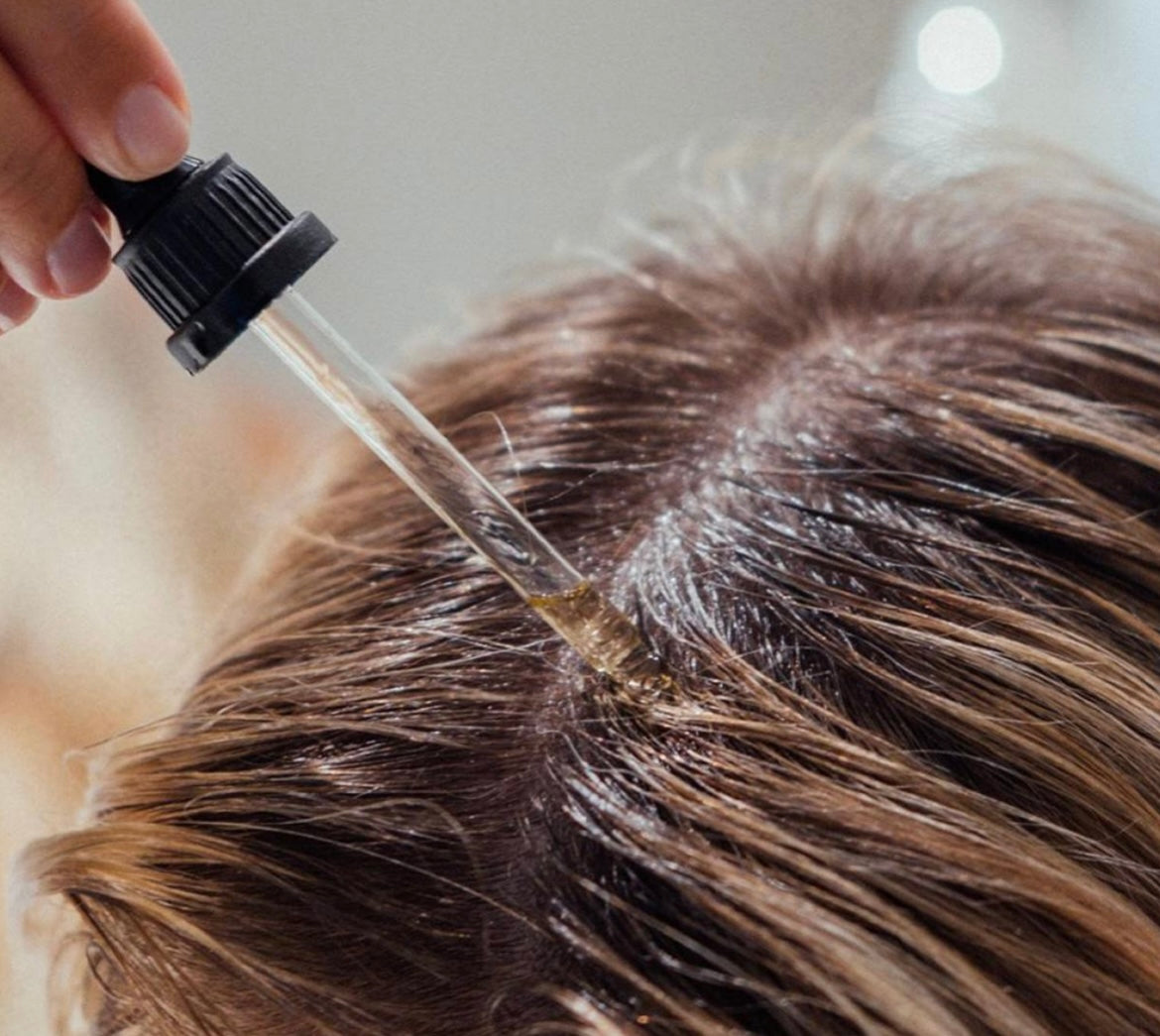 Ampoules anti-chute cheveux – Soin intensif
3 ml | Enrichies en Sphingony, Menthol et Kératine - 10 ampoules de 3 ml chacune